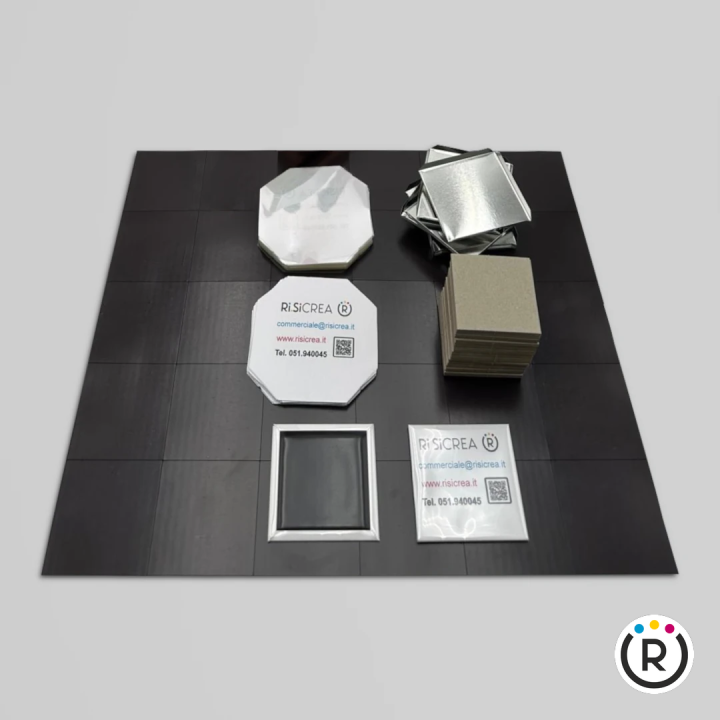 Kit Quadrato 63x63 mm con fissaggio magnete sicuro