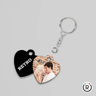 PORTACHIAVI A CUORE IN HDF PER SUBLIMAZIONE CON ANELLO E CATENA IN VERSIONE ECONOMICA – 5 x 4 CM SPESSORE 3 MM –  RETRO NERO
